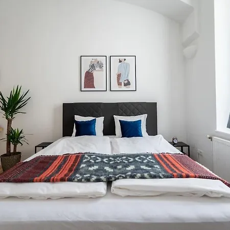 Family 2Br Oasis Steps From City By Hm Wien Exterior foto